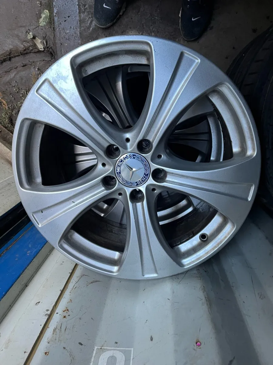 17’ Genuine Mercedes-Benz 5x112 alloy where - Image 2