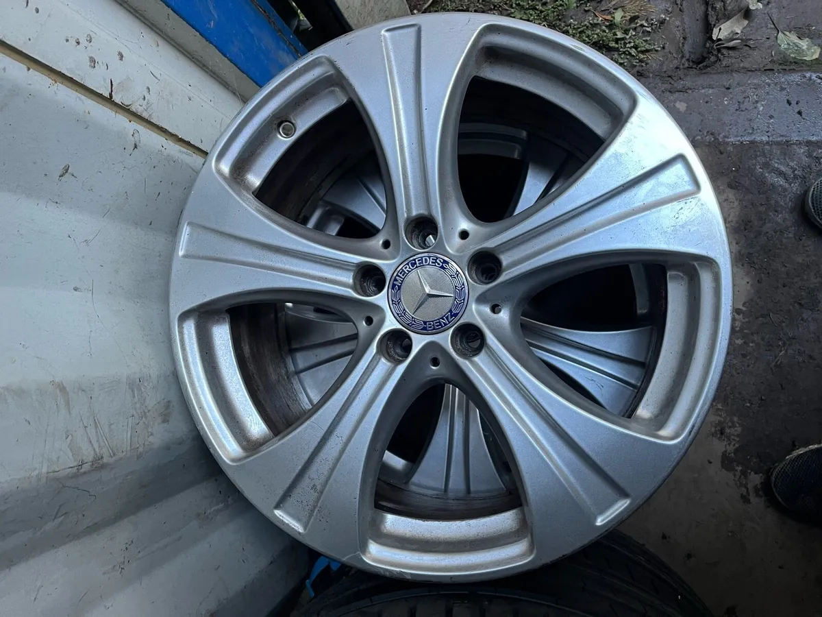 17’ Genuine Mercedes-Benz 5x112 alloy where - Image 3