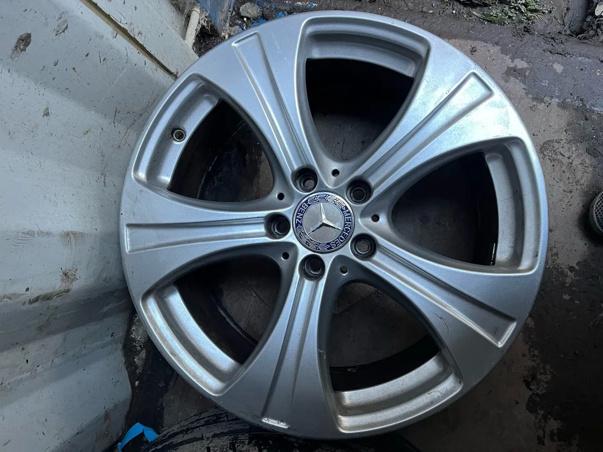 17’ Genuine Mercedes-Benz 5x112 alloy where - Image 4