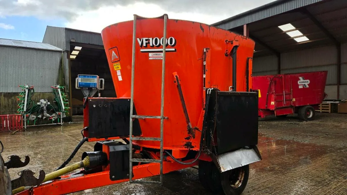 Abbey 10 cube feeder - Image 1