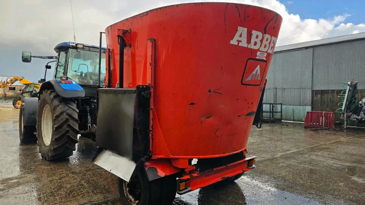 Abbey 10 cube feeder - Image 3