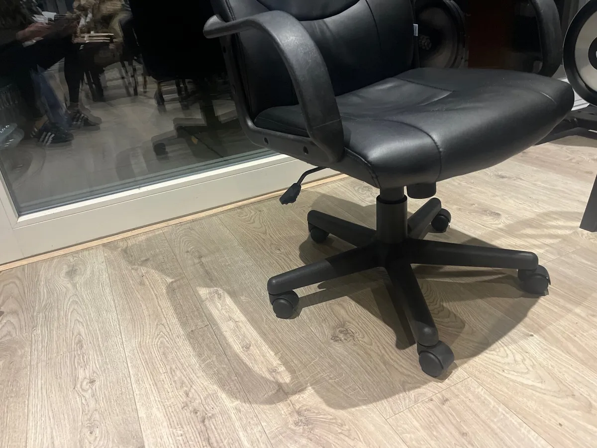 Office chair - Image 2