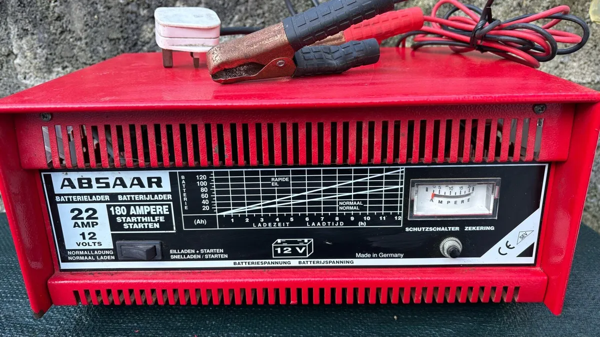 Absaar 22amp 12v battery charger