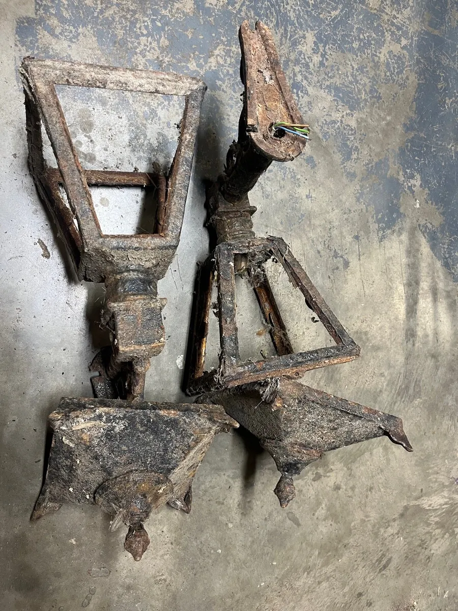 Cast iron lights - Image 2