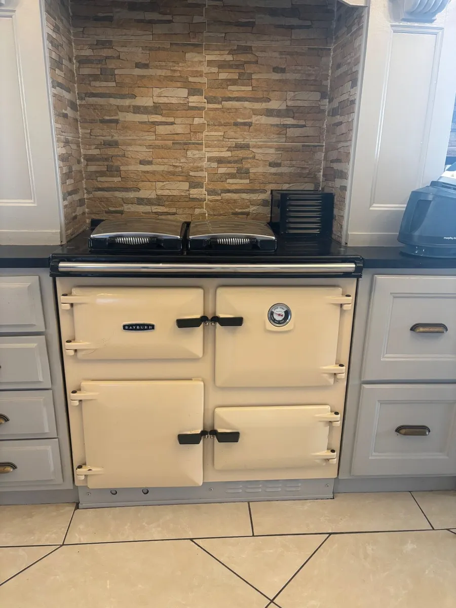 Rayburn, cream colour, excellent condition - Image 1