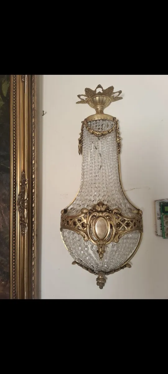 A stunning pair of french vintage wall lights - Image 1
