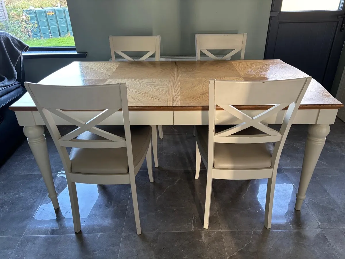 Dining table and 4 chair - Image 3