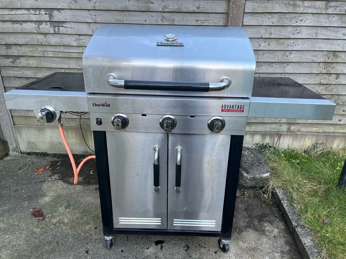 Char-Broil BBQ Grill - Image 1