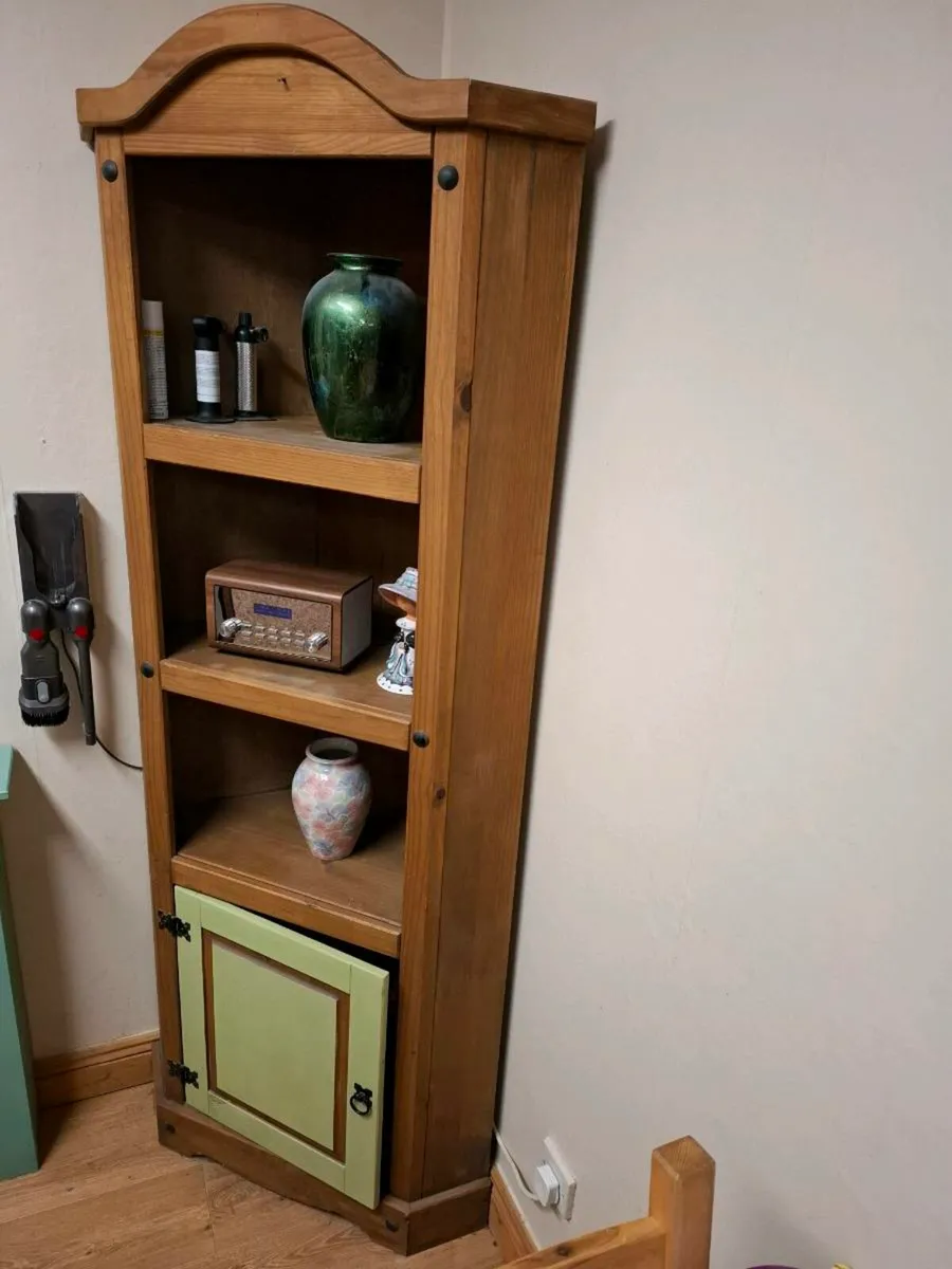 Tall Corner Shelf unit with Storage Press - Image 3