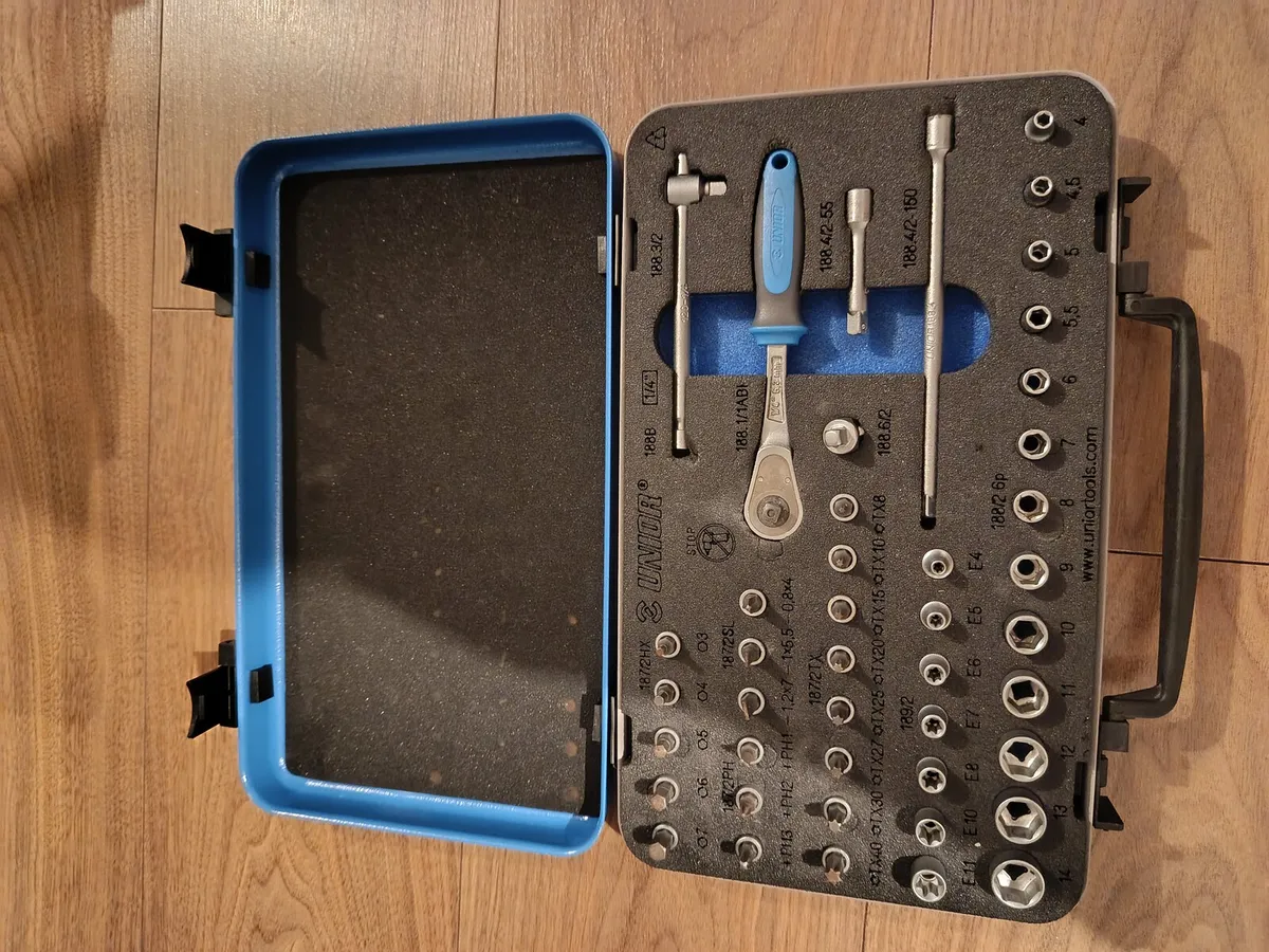 Unior socket set 1/4 in metal box - Image 1