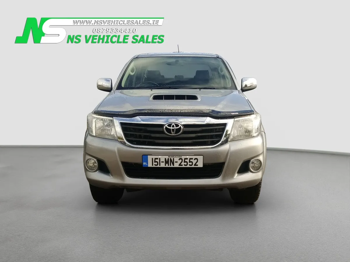 2015 Toyota Hilux - Image 2
