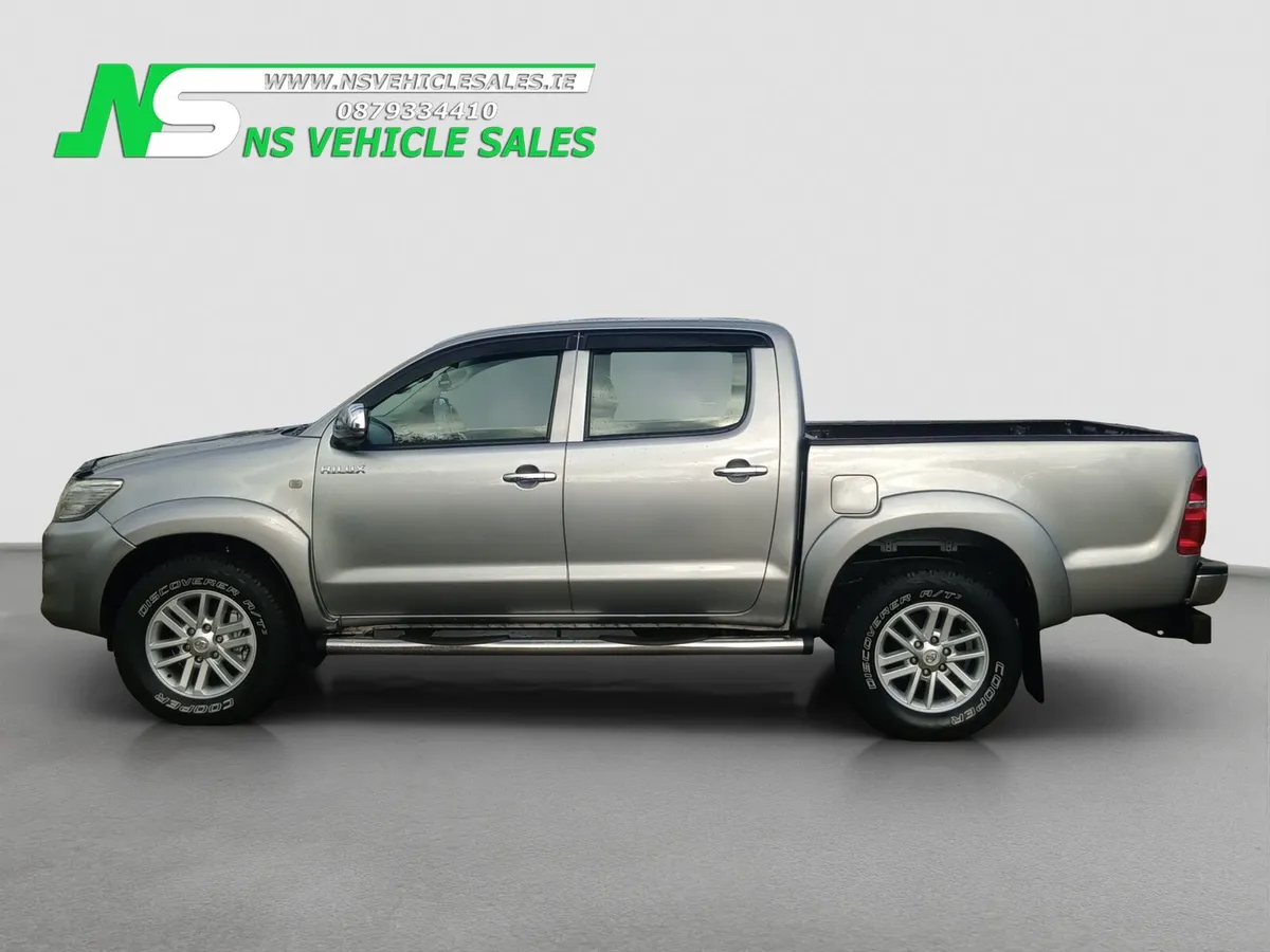 2015 Toyota Hilux - Image 4
