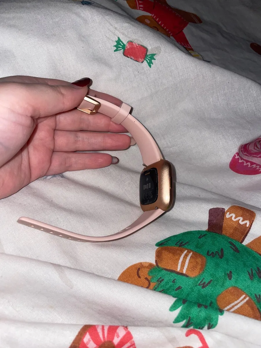 Fit bit versa 2 smart watch - Image 3