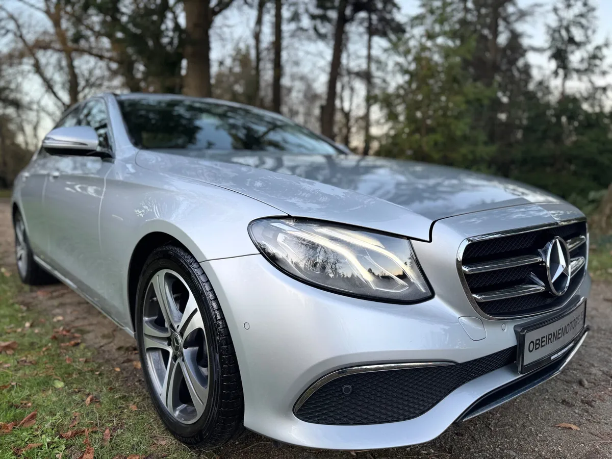 E220 AVANTGARDE  * HIGH SPEC * - Image 3