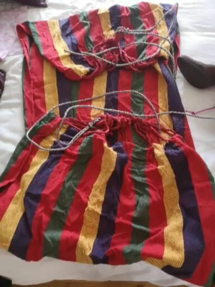 3 Hammocks - Image 3