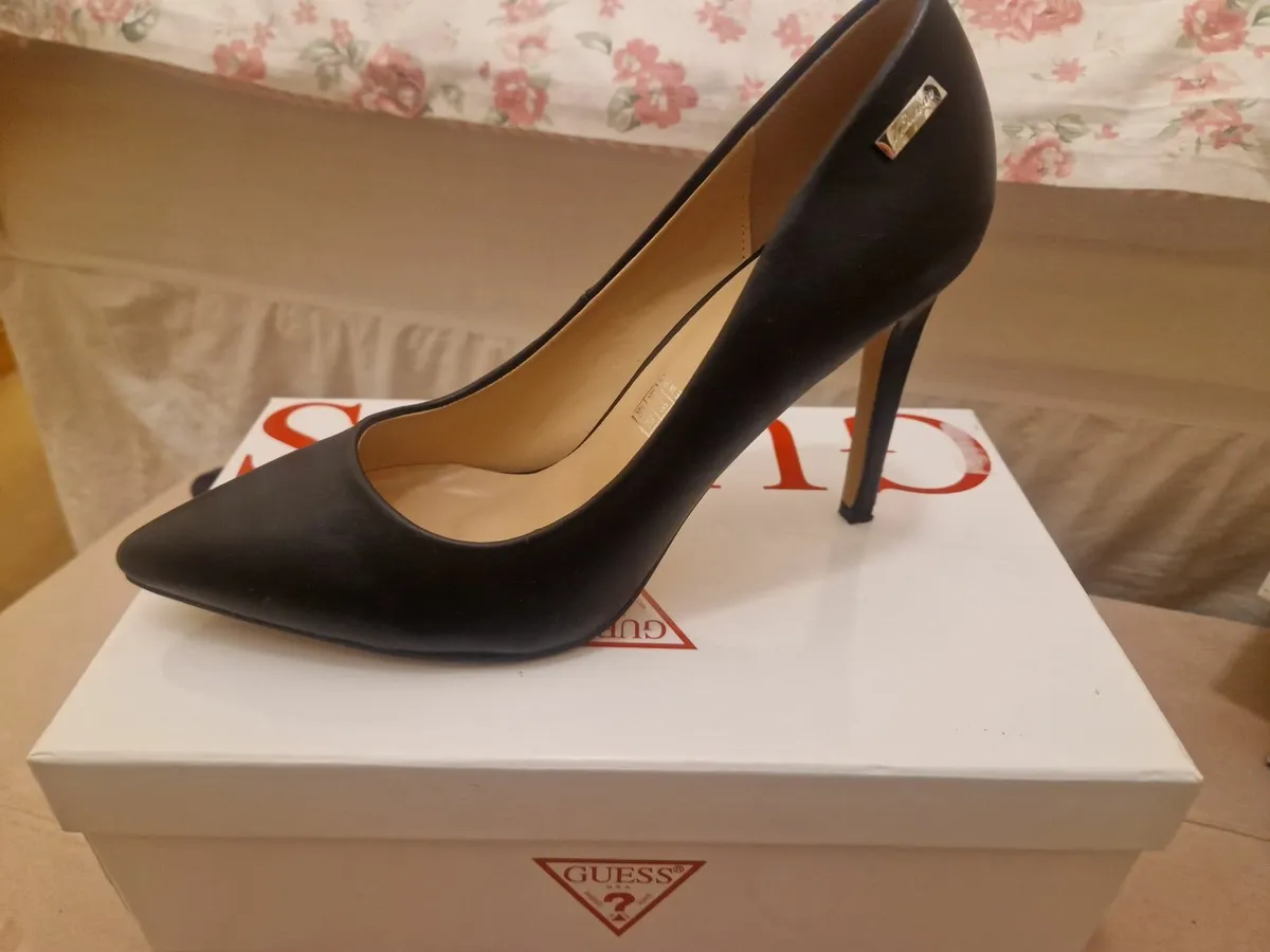 Ladies Guess shoes