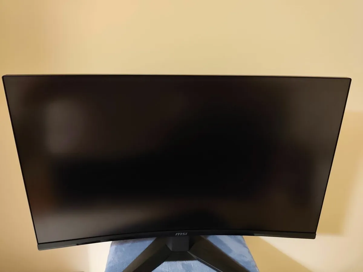 Monitor MSI MAG 27C6X 27 inches FHD 240Hz - Image 1