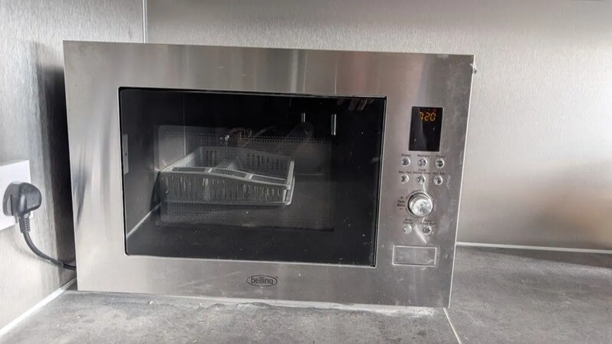 Microwave for sale - Image 1