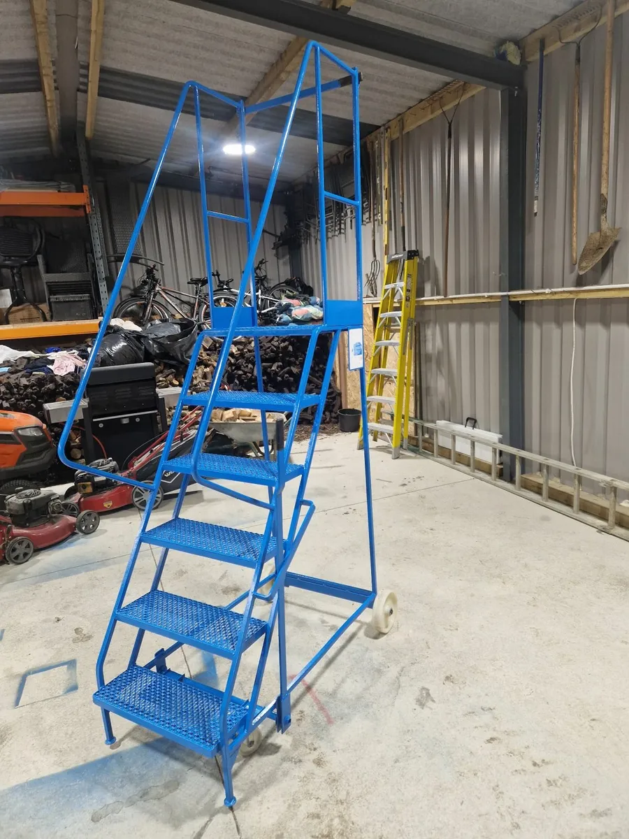 Warehouse ladder - Image 2