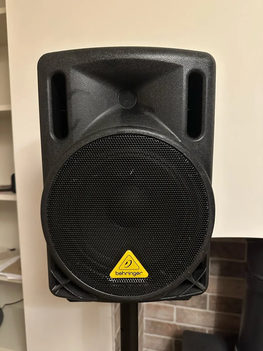 Behringer B208D PA Speakers w/ Stands - Image 3