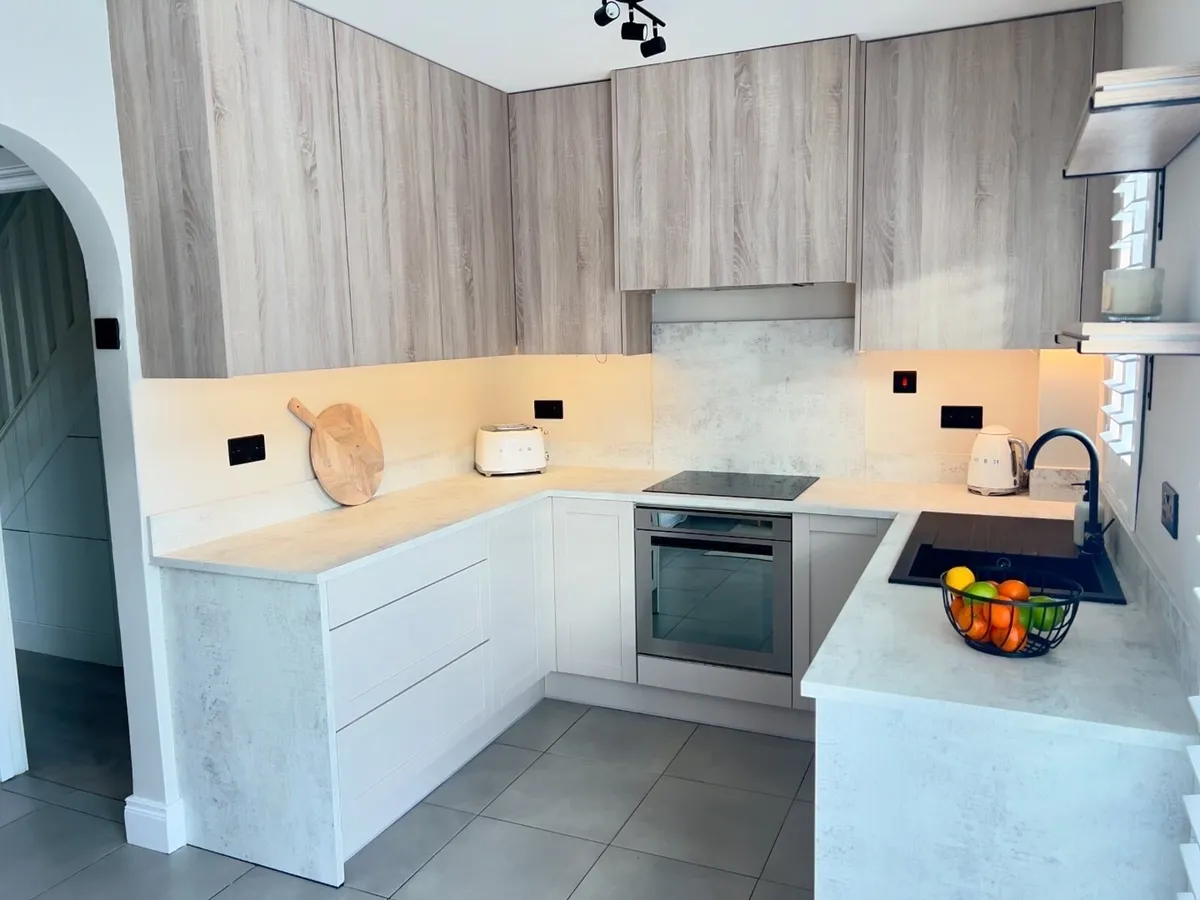Professional kitchen fitting - Image 1