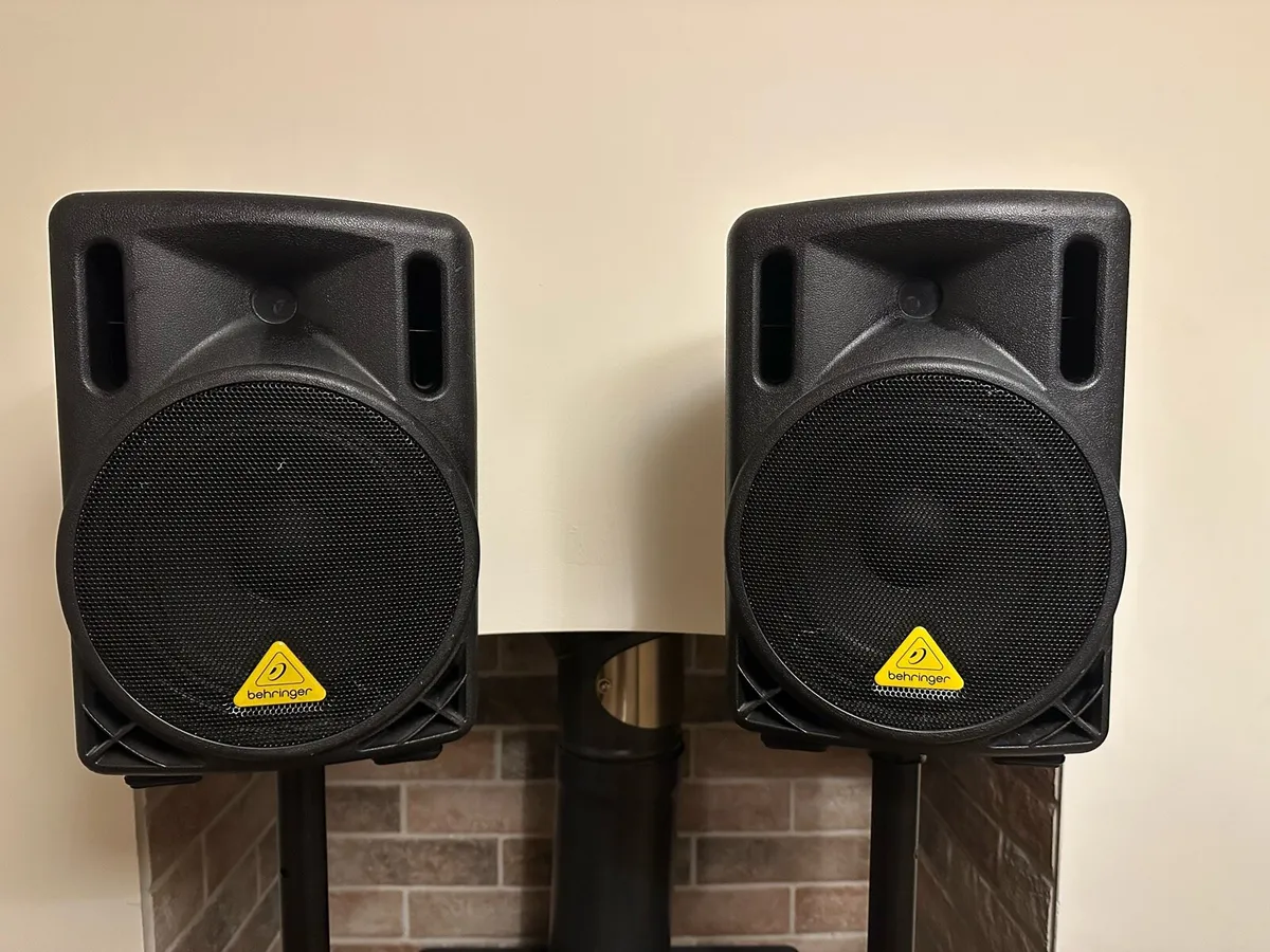 Behringer B208D PA Speakers w/ Stands - Image 4