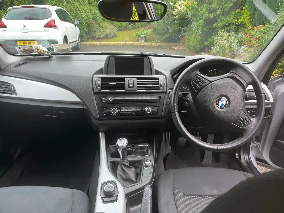 BMW 1-Series 2011 - Image 3
