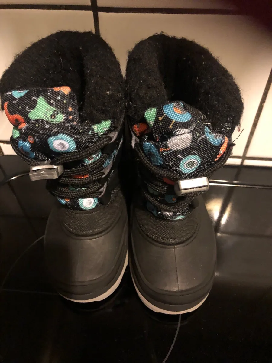 Boys boots size 22/23 €5 - Image 1