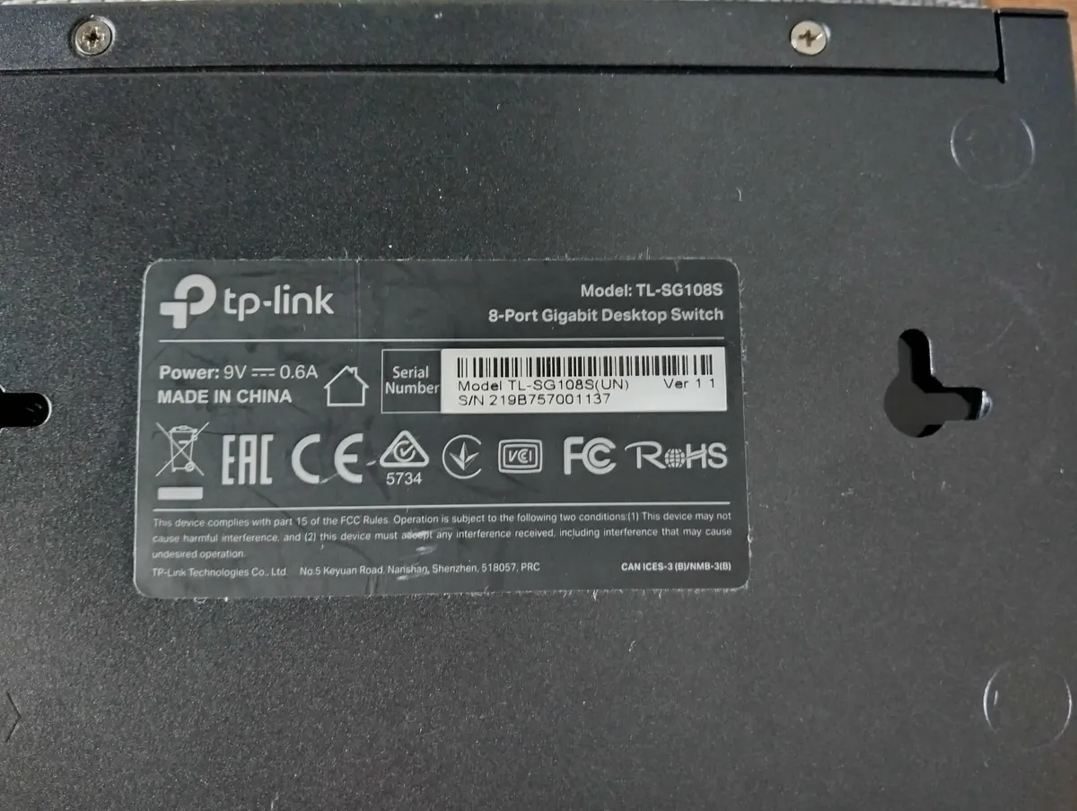 2 x TP-Link Desktop Switches - Image 4