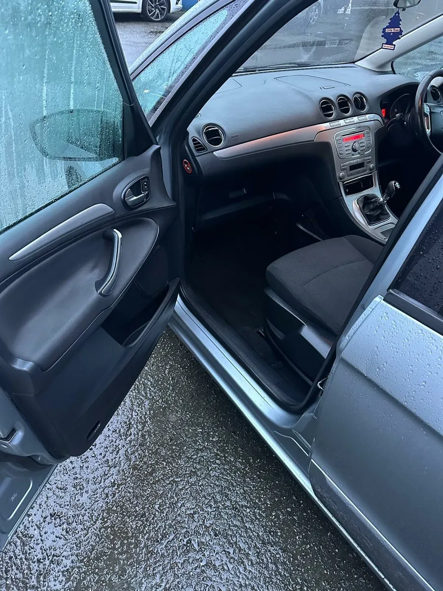 Ford Galaxy - Image 3