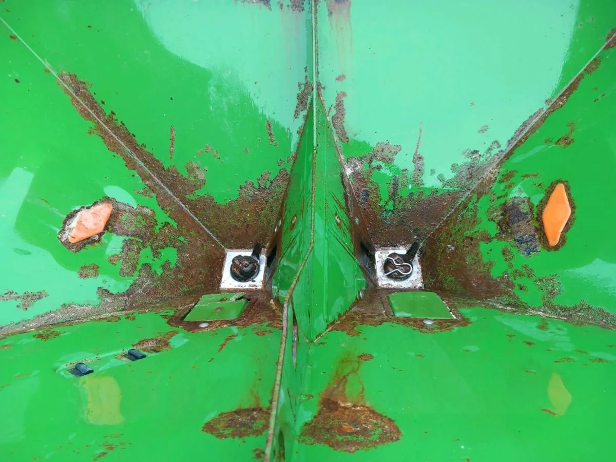 Fertiliser spreader - Image 4