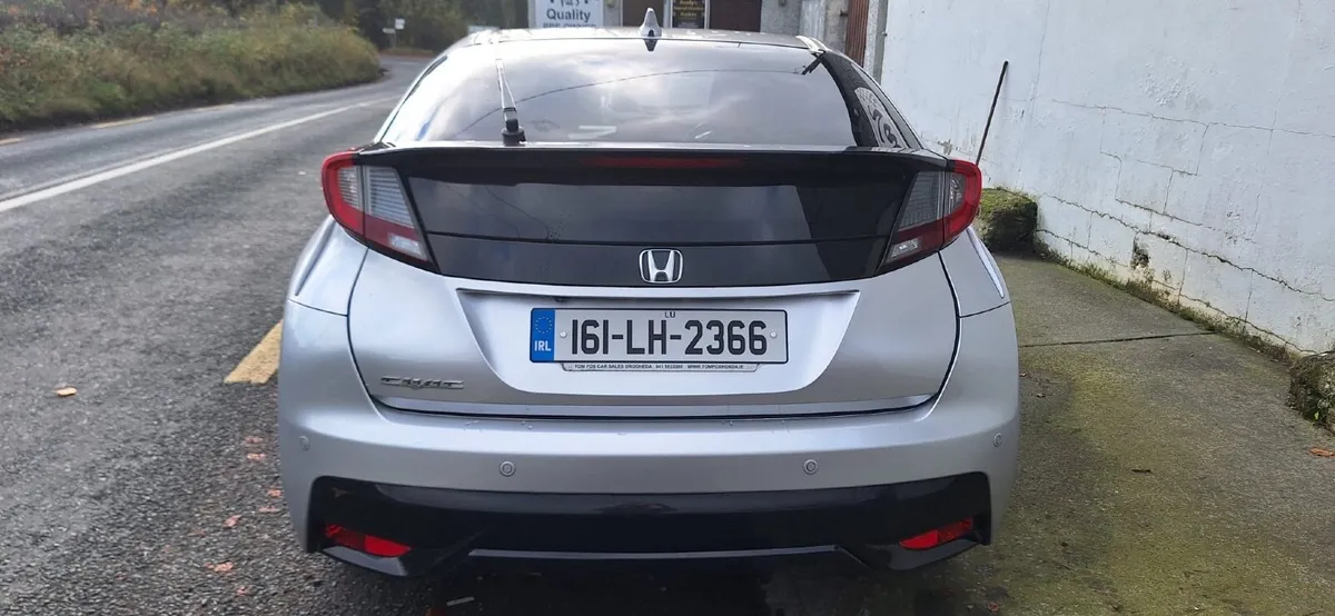 Honda Civic 2016 - Image 2