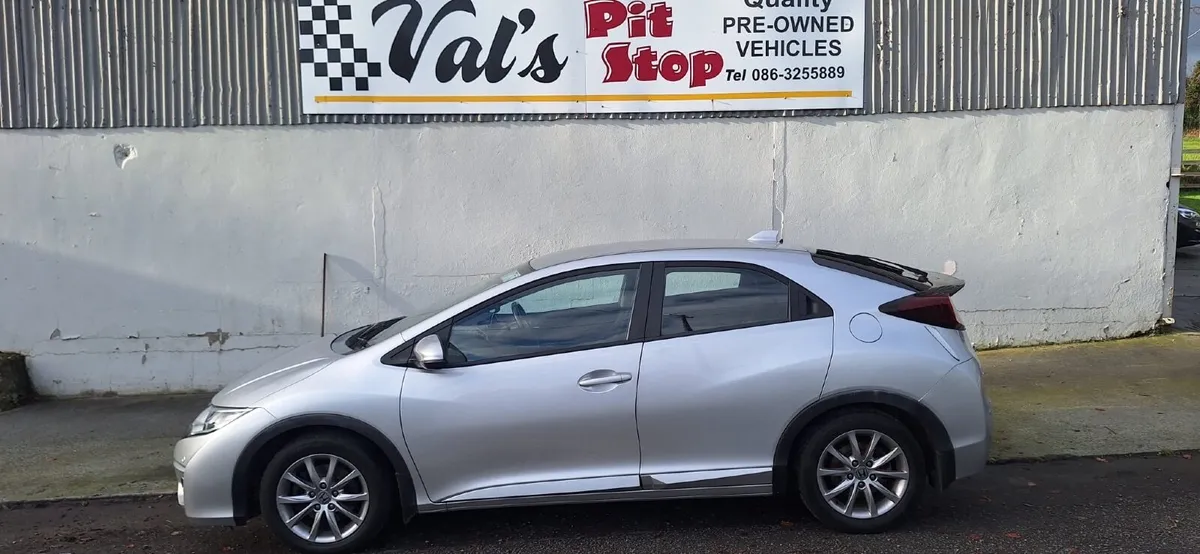 Honda Civic 2016 - Image 1