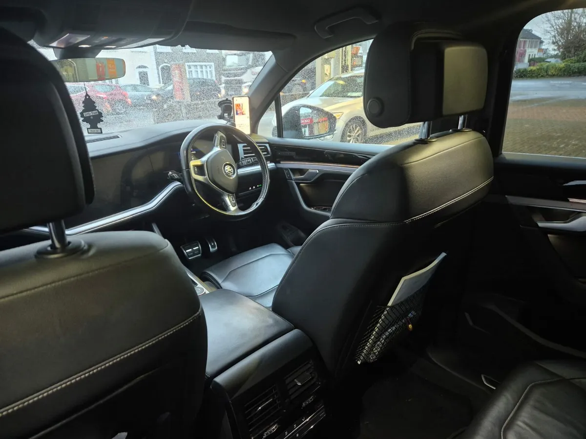 VW Toureg R-Line Black Edition 2019 - Image 3