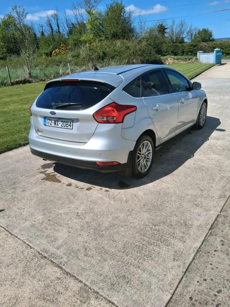 Clean 2017 Ford focus - Image 4