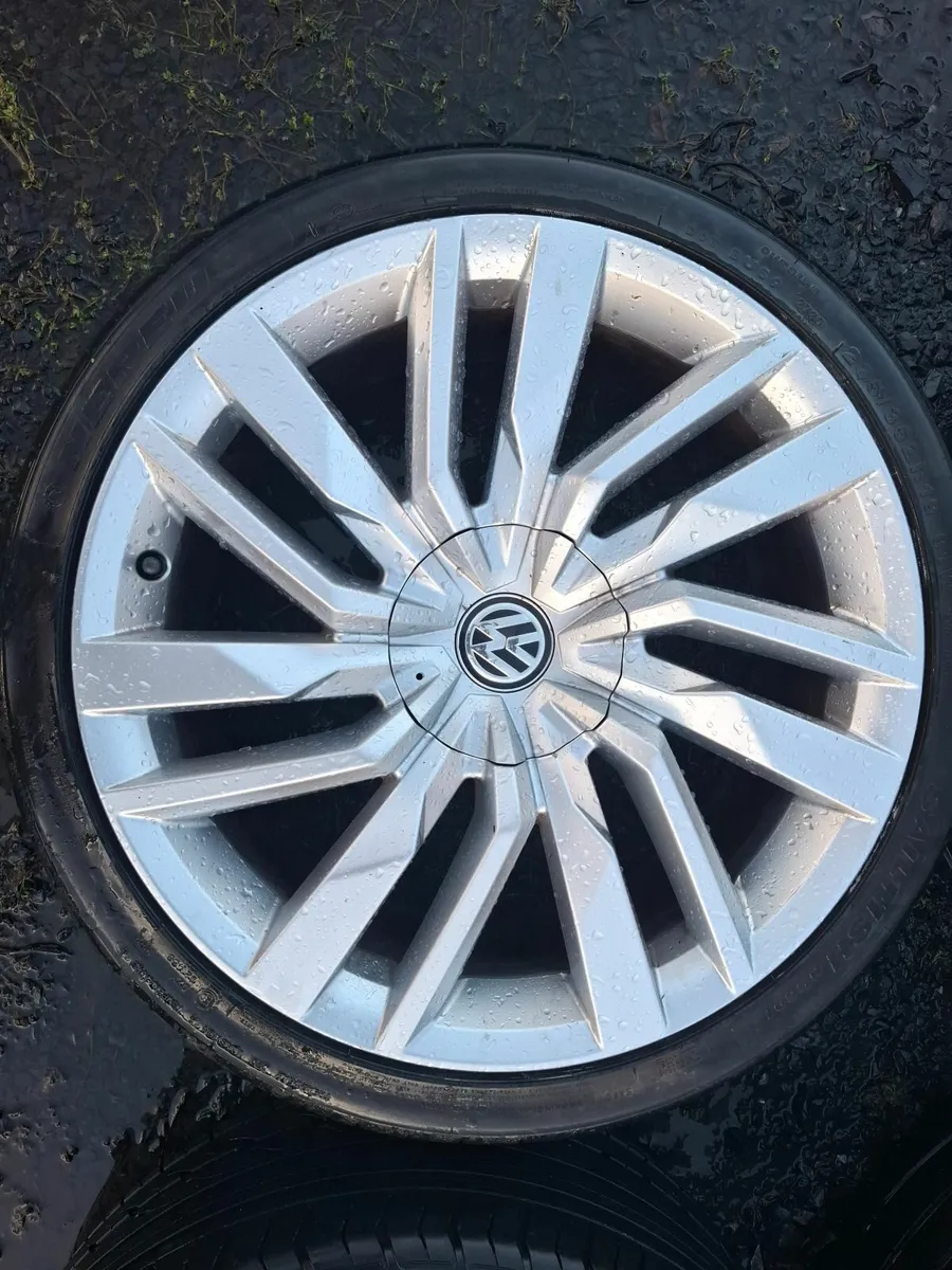 19" Genuine Vw Alloys with tyres - Image 1