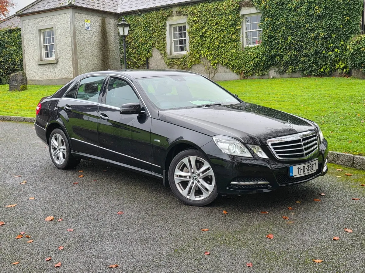 MERCEDES-BENZ E CLASS 2011 LOW MILEAGE - Image 1
