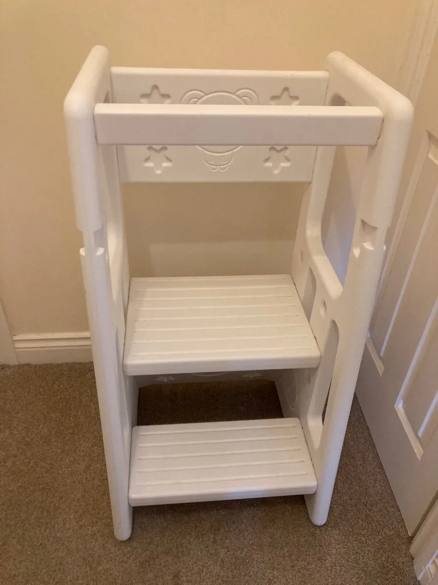 HOMCOM Kids Step Stool - Image 1