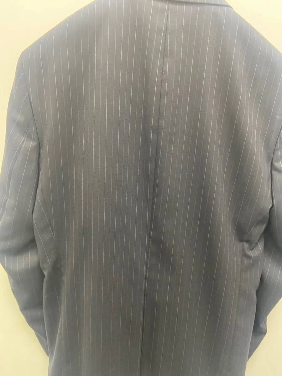 Men’s suit - Image 1