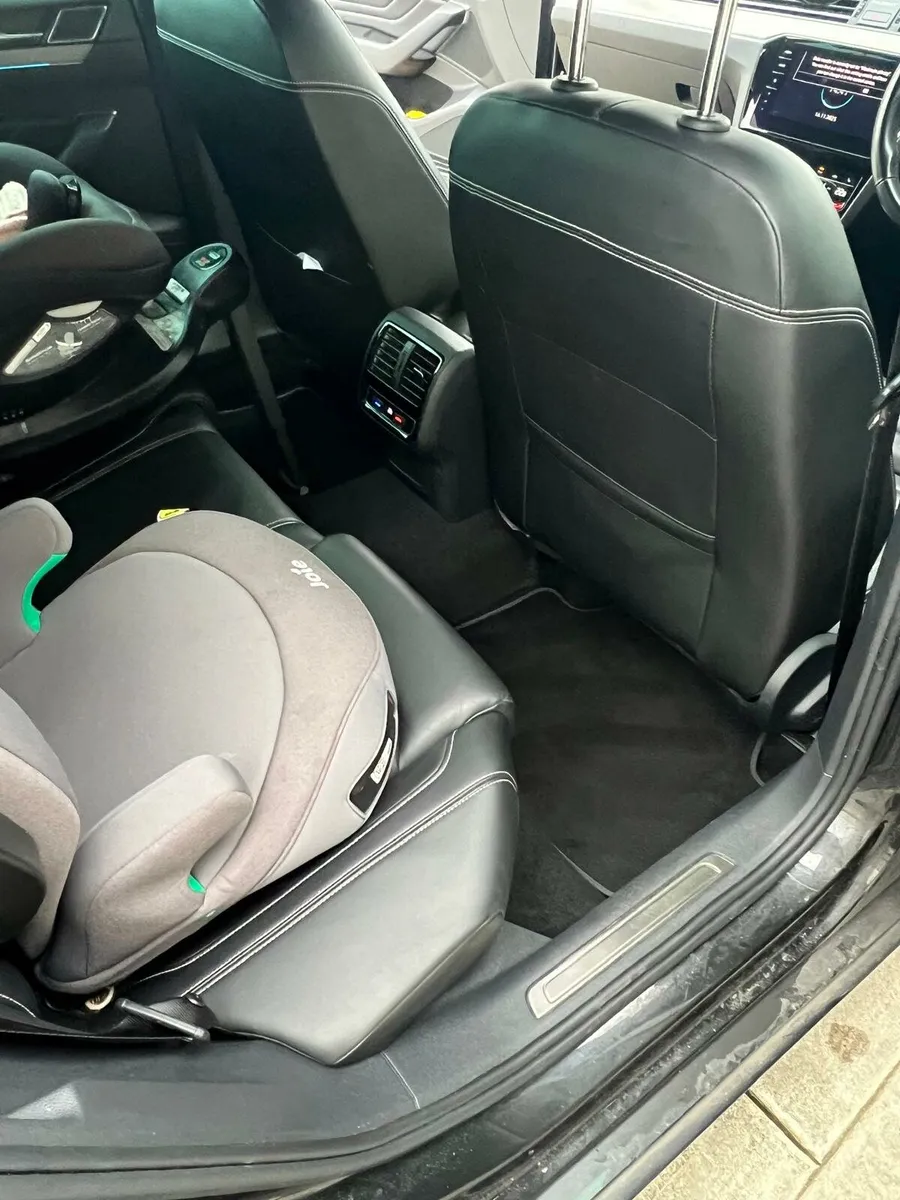 Volkswagen Passat Elegance - Image 2