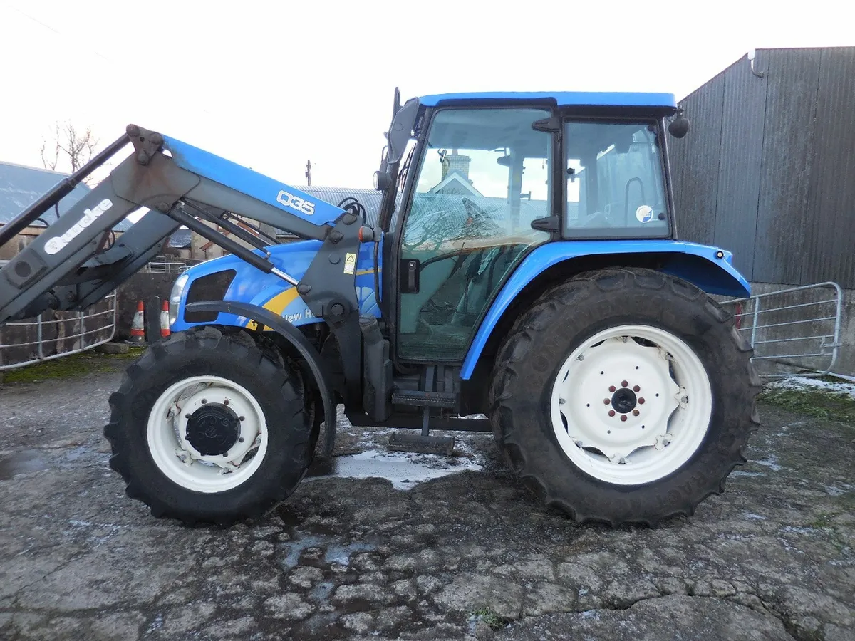 2011 NEWHOLLAND T5060 AND LOADER - Image 4