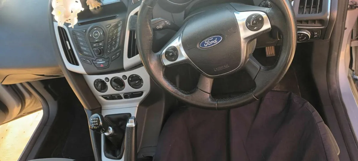 Ford Focus 2013 - Image 2