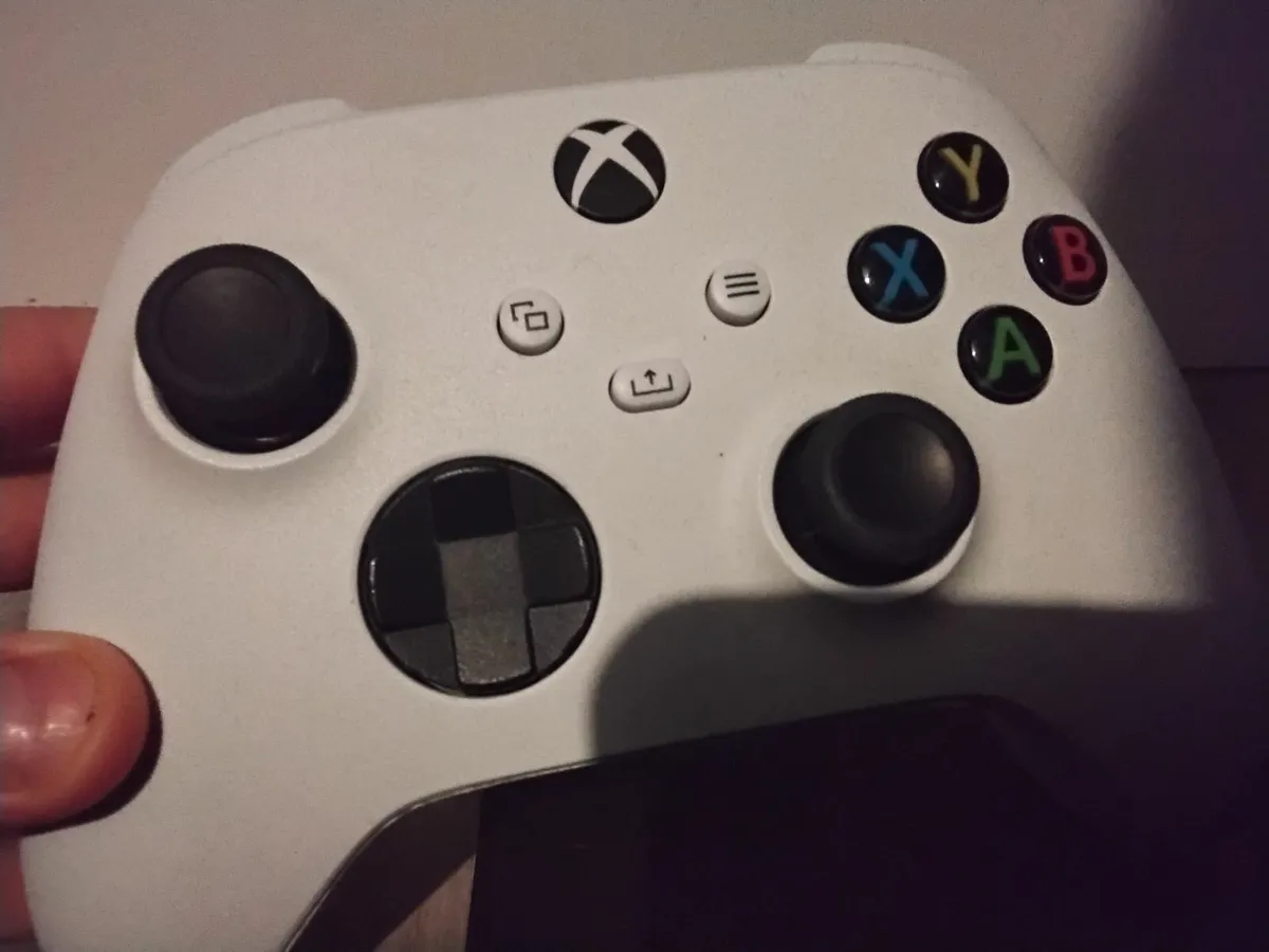 Xbox sires S and controller - Image 4