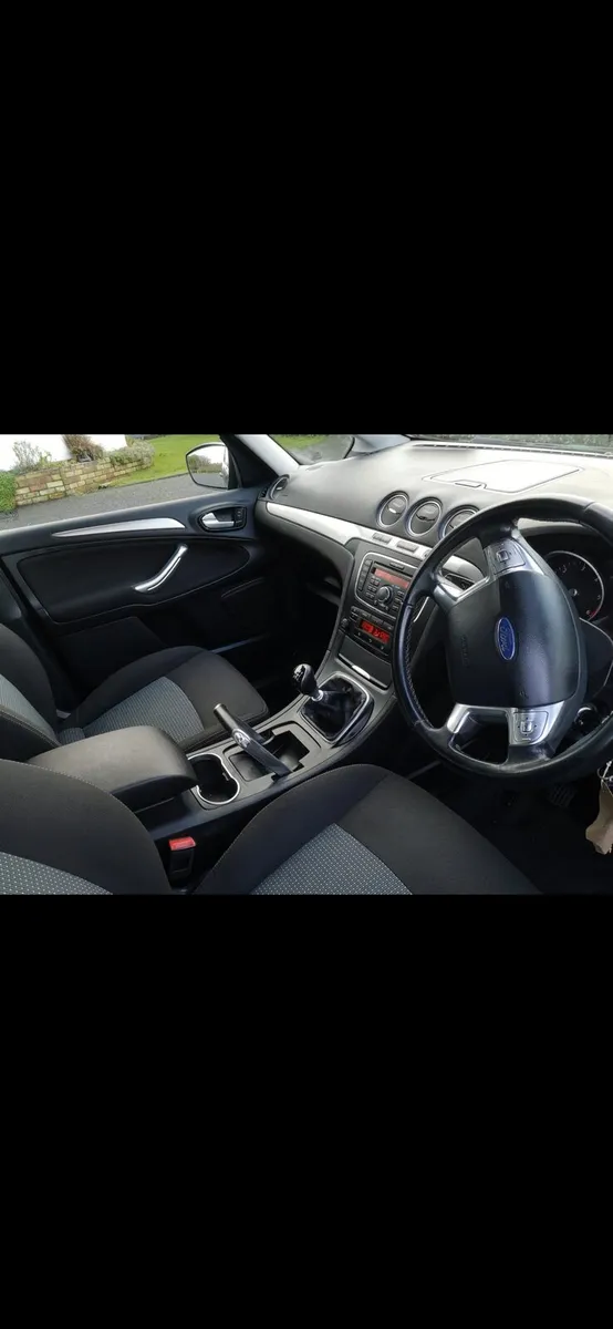 Ford Galaxy - Image 4