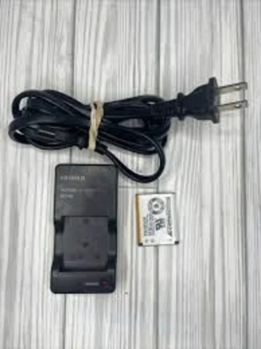 FujiFilm Camera BC-45 Charger + NP-45 CAM Battery - Image 1