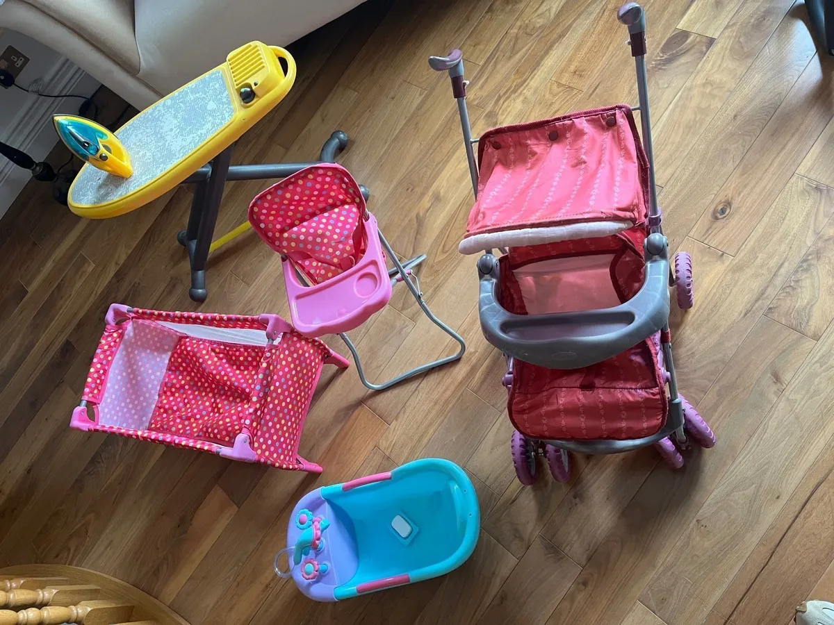 Toy pram, various toy objects - Image 1