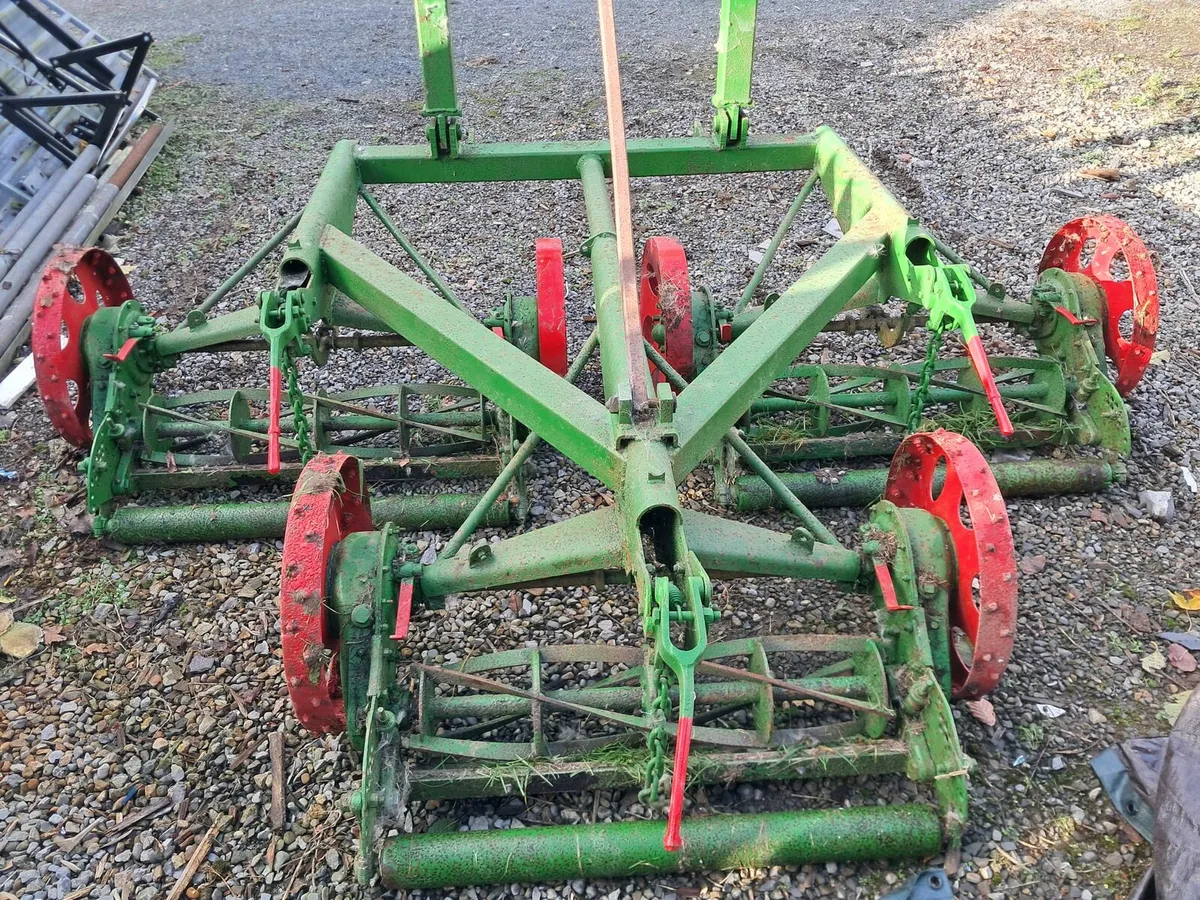 Finishing mower - Image 1