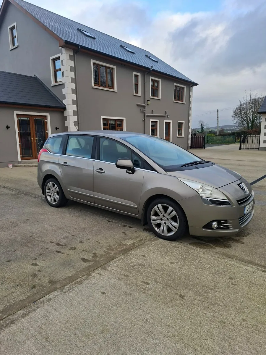 Peugeot 5008 - Image 1