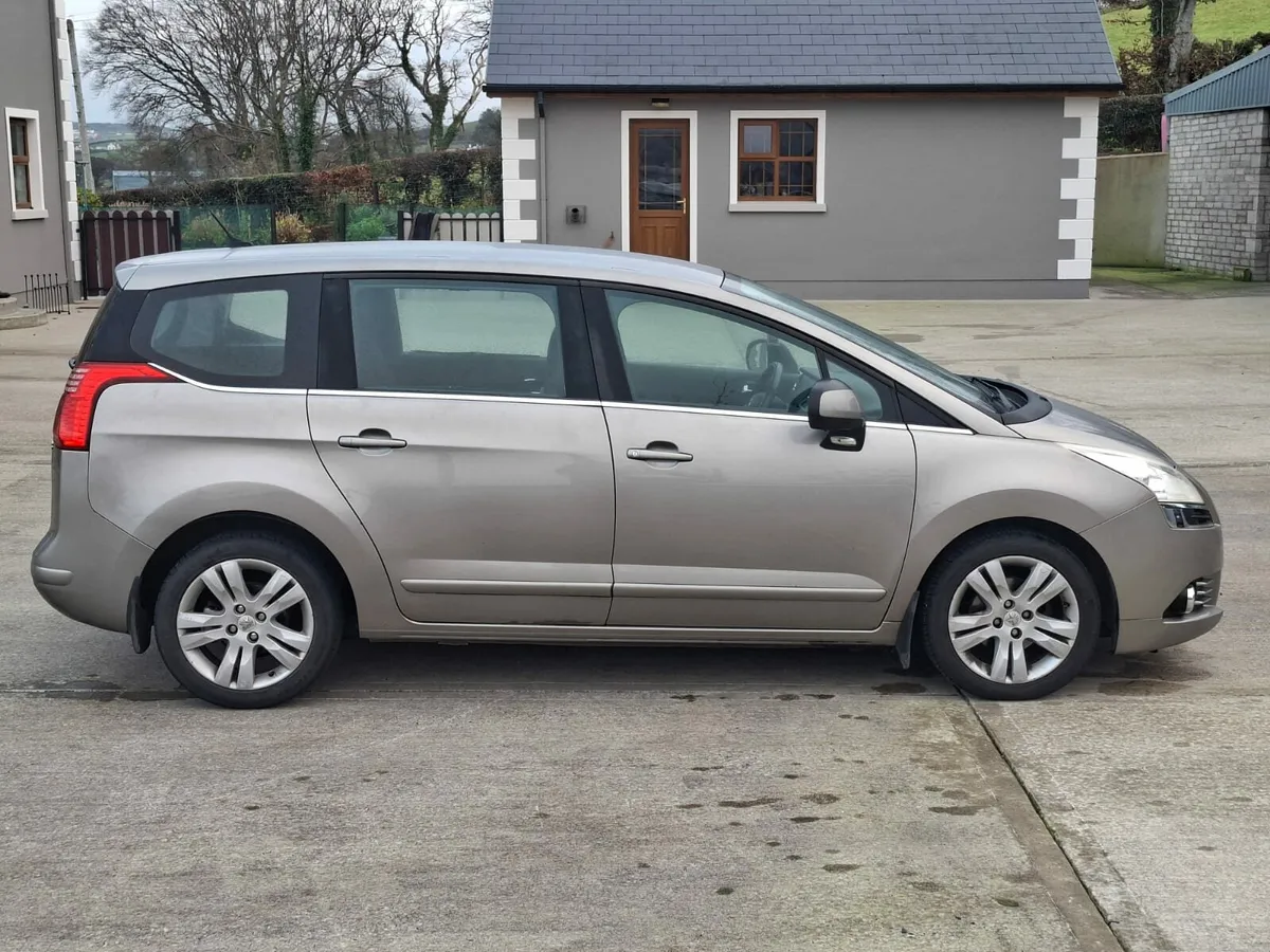 Peugeot 5008 - Image 4