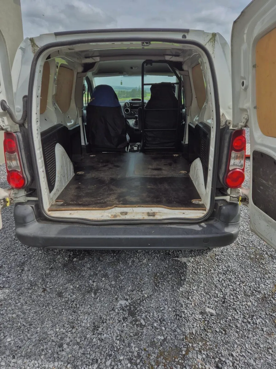 White Peugeot Van - Image 4